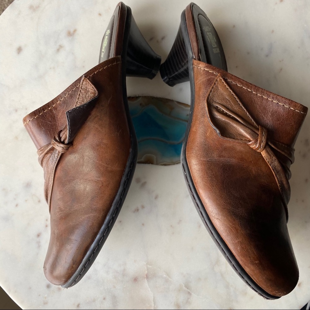 🤩HOST PICK🤩 Earth Origins Camella Leather Mules